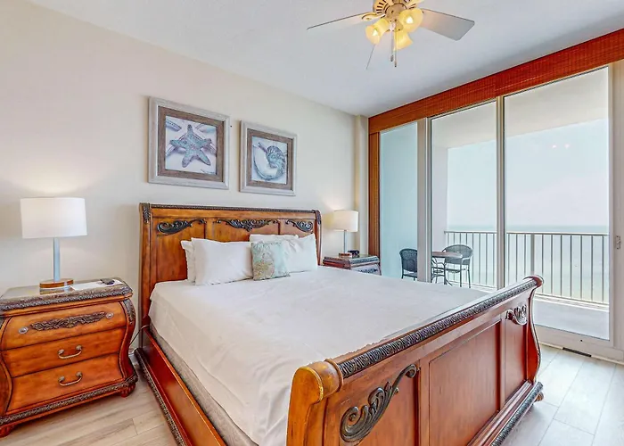 Cozy Gulf Front W Private Balcony Shared Pool Hot Tub & Access Holiday home Gulf Shores